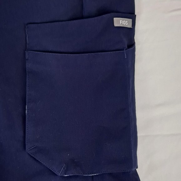 FIGS Size XXS Navy Blue Cargo Scrub Pants Blue Feather Print Accents Elastic Wst - Picture 13 of 16
